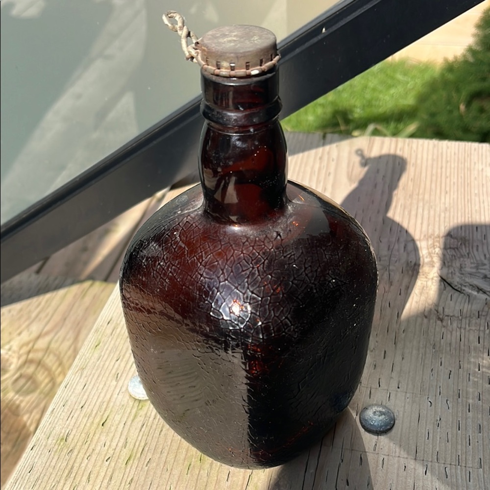 1960’s Grand Old Parr Scotch Whiskey - Brown Glass Bottle - Picture 3 of 4